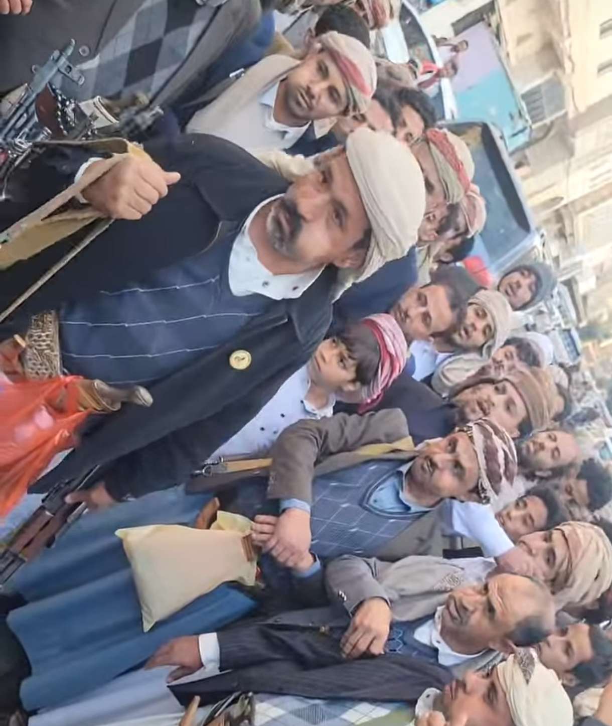 خولان يطلبون العفو على قيام مسلحيهم بقتل هشام الضبيبي وزوجته امام اطفالهم في صنعاء