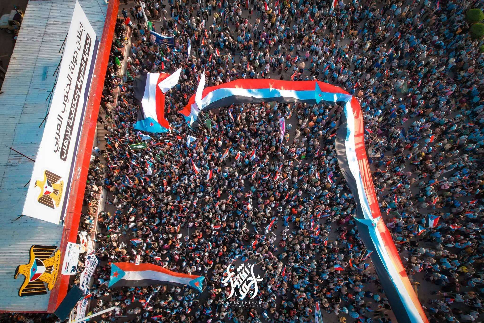 مستشار الرئيس يفجرها ويؤكد عن اكتمال الانقلاب