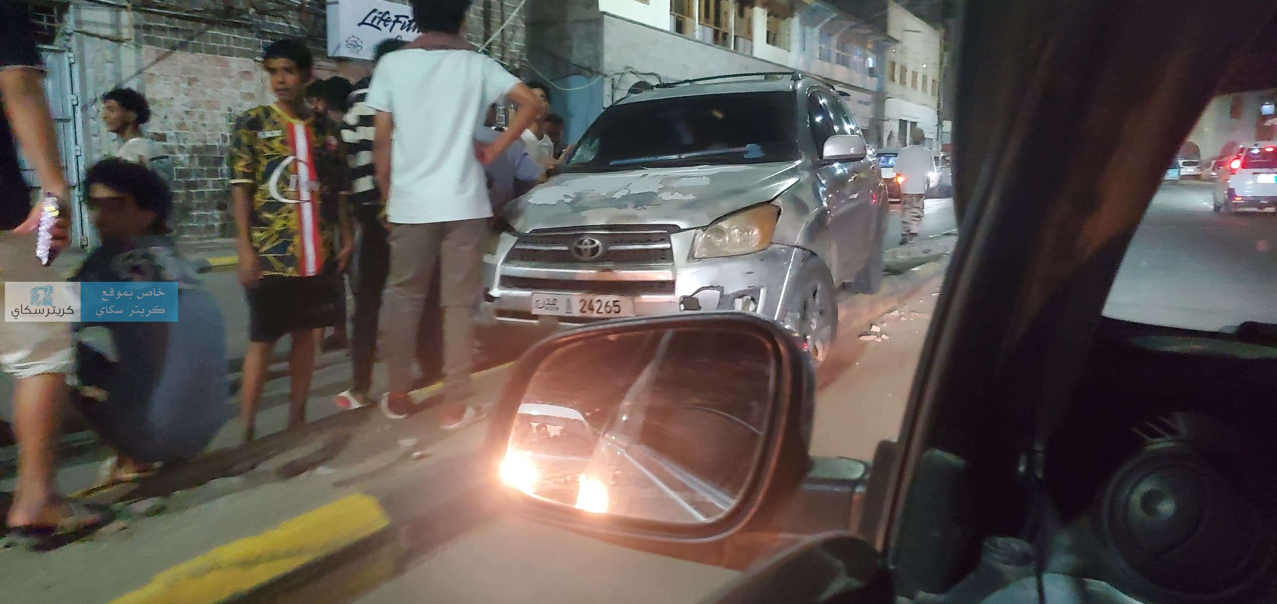 تسابق جنوني بين سيارات يتسبب بكارثة لرجل دين وزوجته في عدن