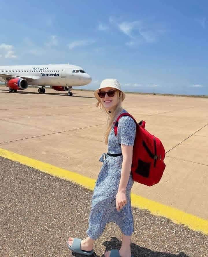 تعليق الرحلات من وإلى مطار سقطرى بسبب هذا الأمر